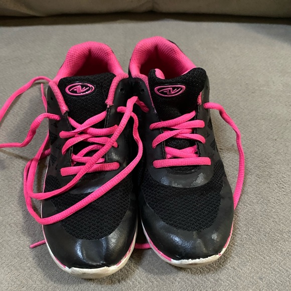 Kids sneakers size 3 used - Picture 4 of 4